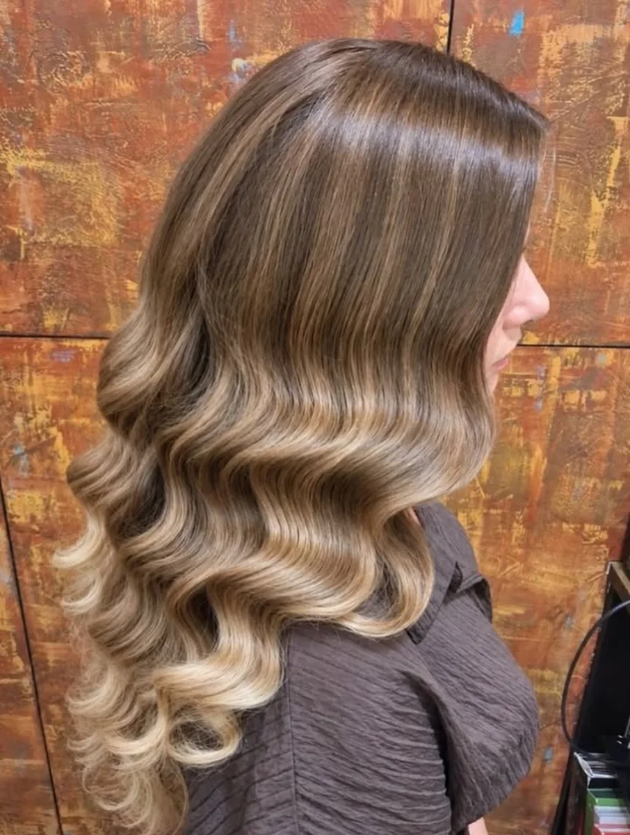 Hollywood waves σε ombre καστανό-ξανθό μαλλί — GK Hair Beauty