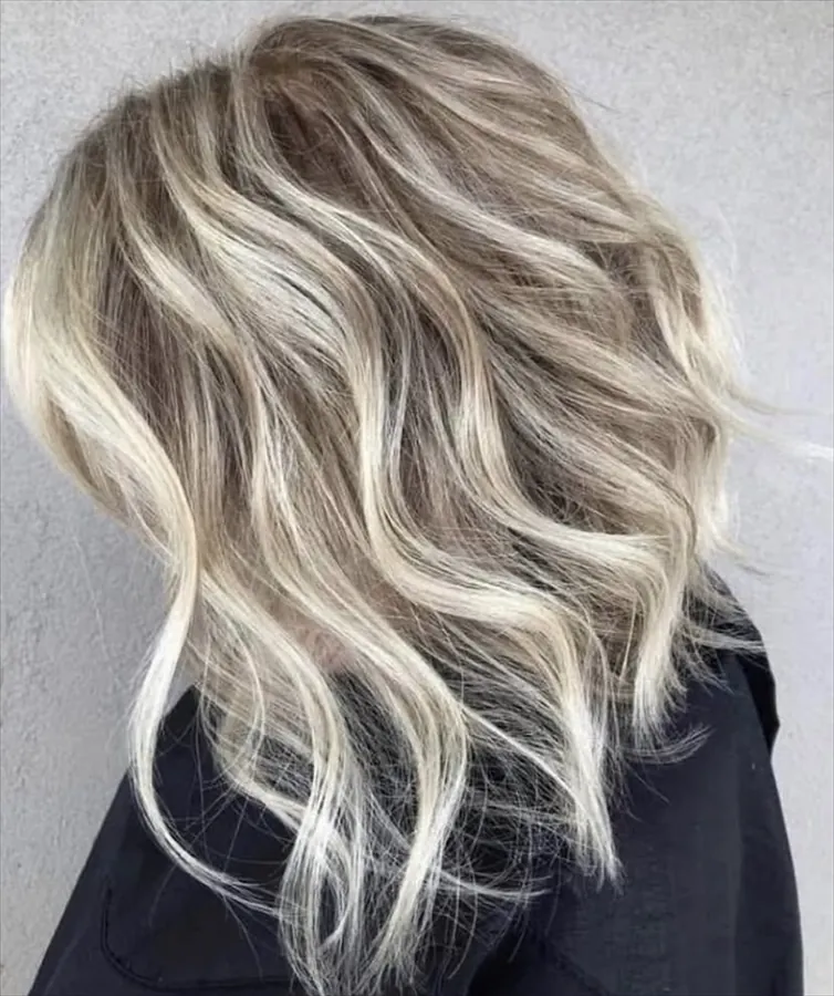 Platinum wavy blonde — GK Hair Salon