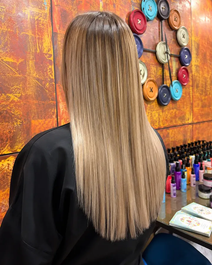Ξανθό ίσιο μαλλί — GK Hair Salon